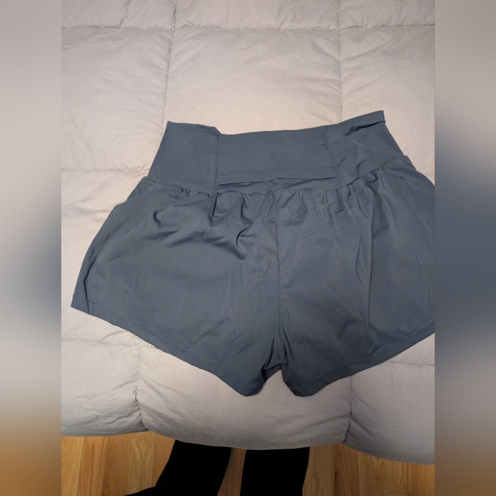 Super High Waisted Back Pocket & Side Hidden Pocket 2-in-1 Yoga Shorts 2.5"